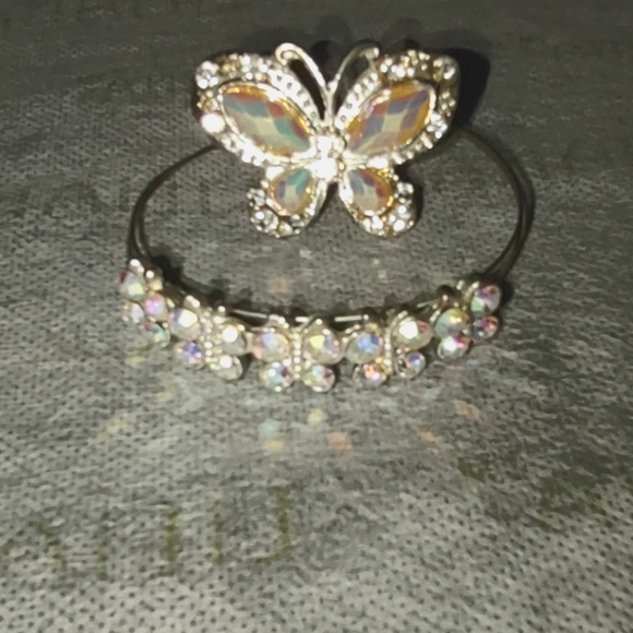 Jewelry - Picture 1 of 2